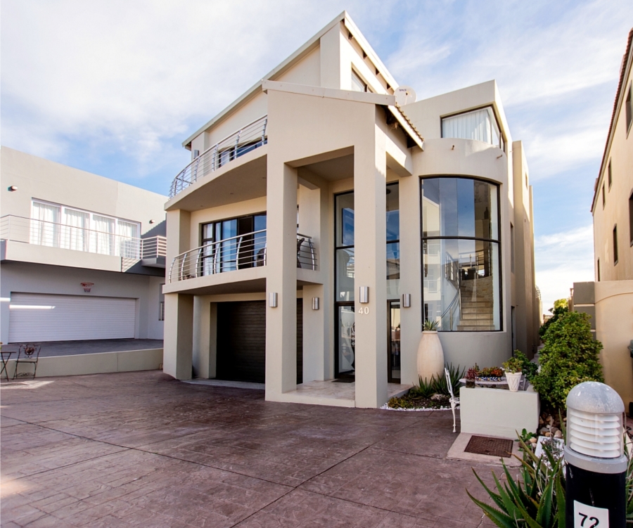 5 Bedroom Property for Sale in Calypso Beach Western Cape